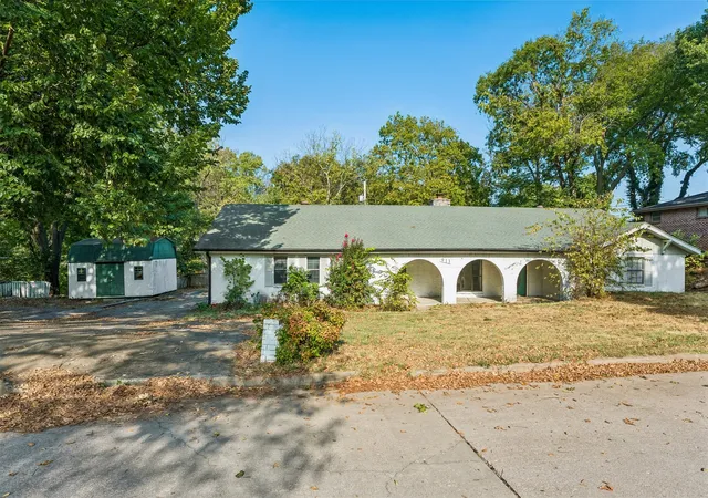 Photo 2 of Single family home for sale at 913 Sandstone Ave, Bartlesville, OK 74006 | MLS# 2633681 | Listing updated on 2026-09-12
