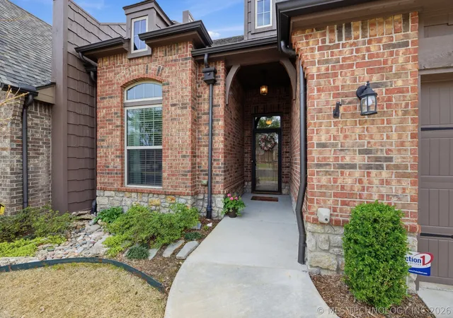 Photo 2 of Sale Pending at 11016 E 83rd Place S, Tulsa, OK 74133 | MLS# 2633692 | Listing updated on 2026-09-18