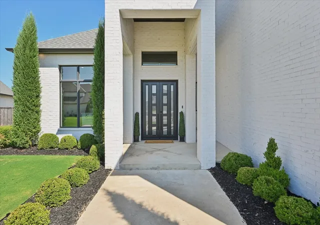Photo 2 of Single family home for sale at 6110 W Charleston Pl, Broken Arrow, OK 74011 | MLS# 2633724 | Listing updated on 2026-09-12
