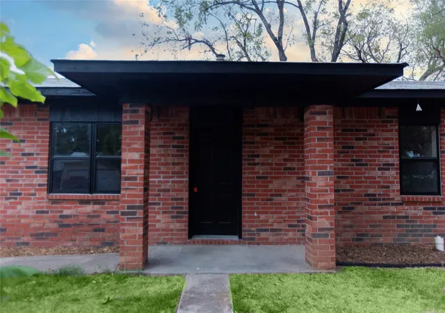 Photo 3 of Single family home for sale at 8141 High Hl Rd, Mc Alester, OK 74501 | MLS# 2633774 | Listing updated on 2026-09-24