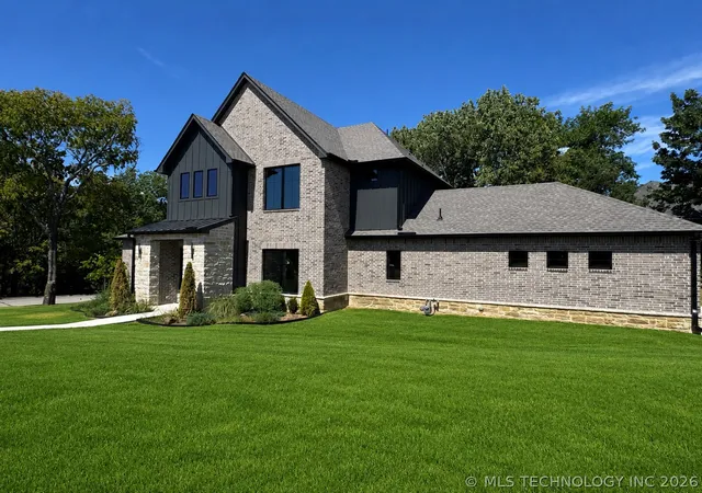 Photo 3 of Single family home for sale at 1937 S Surrey Ct, Bartlesville, OK 74006 | MLS# 2633795 | Listing updated on 2026-09-13