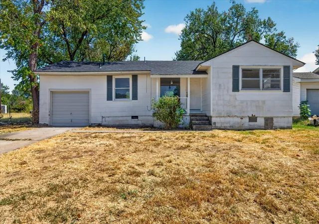 Photo 1 of Single family home for sale at 1812 S Armstrong Ave, Bartlesville, OK 74003 | MLS# 2633585 | Listing updated on 2026-09-13