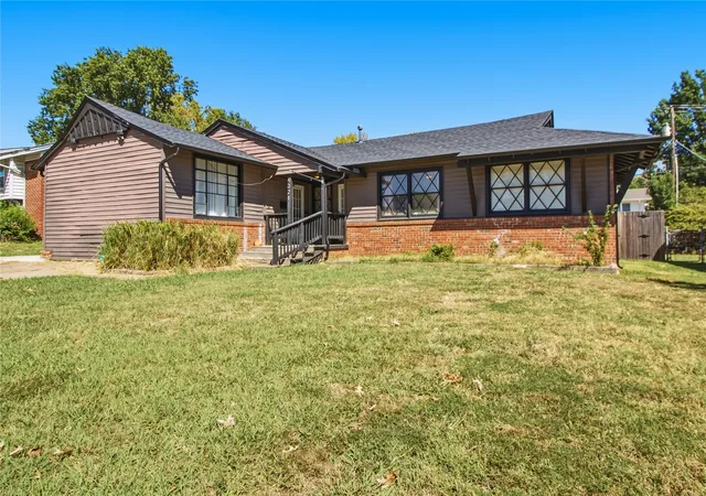 Single family home for sale at 4321 S Yale Ave, Tulsa, OK 74135 | MLS# 2633796