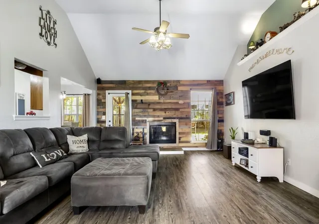 Photo 1 of Single family home for sale at 2102 W Walnut St, Collinsville, OK 74021 | MLS# 2633792 | Listing updated on 2026-09-14