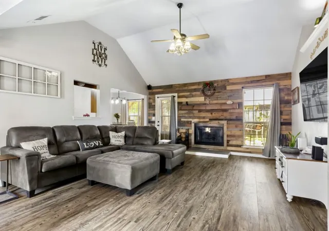Photo 2 of Single family home for sale at 2102 W Walnut St, Collinsville, OK 74021 | MLS# 2633792 | Listing updated on 2026-09-14