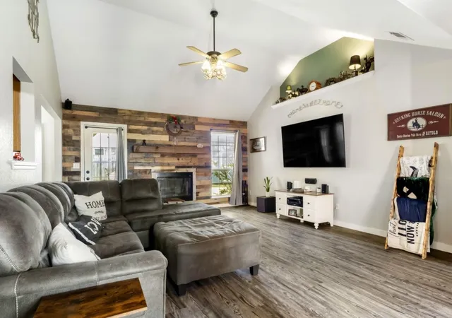Photo 3 of Single family home for sale at 2102 W Walnut St, Collinsville, OK 74021 | MLS# 2633792 | Listing updated on 2026-09-14