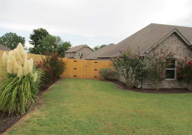 Photo 2 of Sale Pending at 1008 Midway Rd, Claremore, OK 74019 | MLS# 2633797 | Listing updated on 2026-10-01