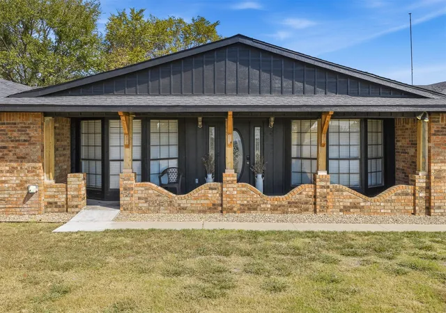 Photo 2 of Single family home for sale at 1370 Lincoln, Healdton, OK 73438 | MLS# 2633818 | Listing updated on 2026-09-14