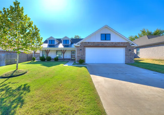 Photo 1 of Single family home for sale at 8902 N 73rd Eastplace, Owasso, OK 74055 | MLS# 2633833 | Listing updated on 2026-09-28