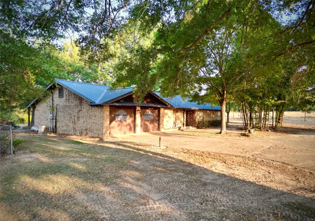 Photo 1 of Single family home for sale at 797 W Jefferson Hwy, Atoka, OK 74525 | MLS# 2633844 | Listing updated on 2026-09-14