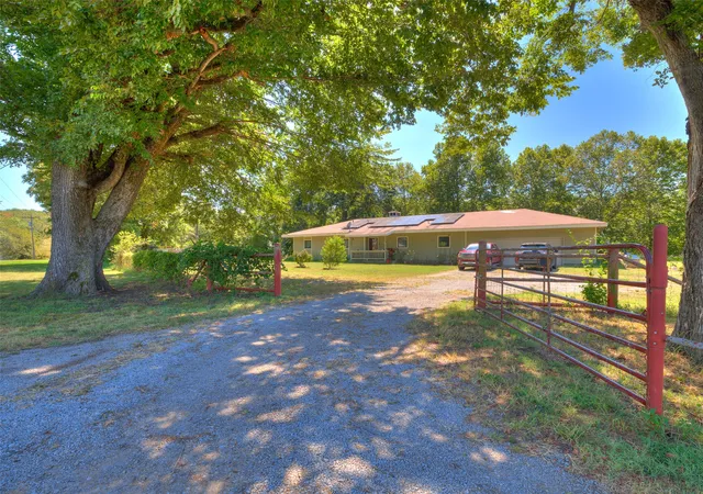 Photo 3 of Single family home for sale at 82 Buck Crk Trl, Bartlesville, OK 74003 | MLS# 2633803 | Listing updated on 2026-09-14