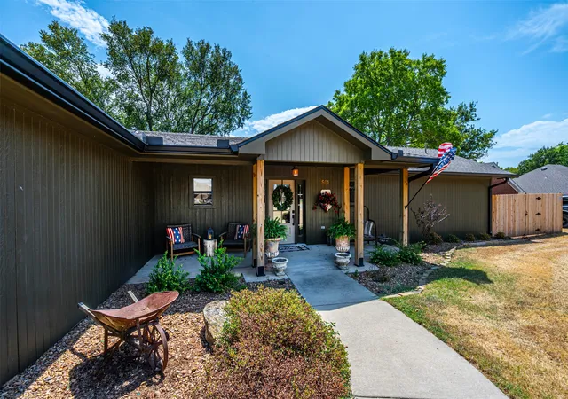 Photo 3 of Single family home for sale at 501 Five Lakes, Sulphur, OK 73086 | MLS# 2631348 | Listing updated on 2026-10-04