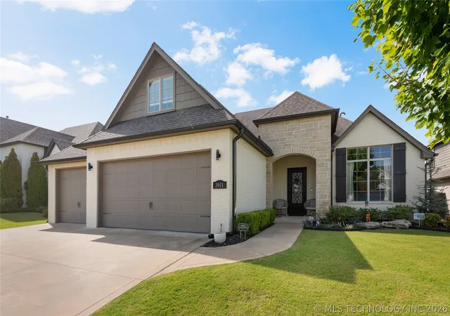 Photo 1 of Single family home for sale at 3911 W Tucson Pl, Broken Arrow, OK 74011 | MLS# 2633866 | Listing updated on 2026-10-01