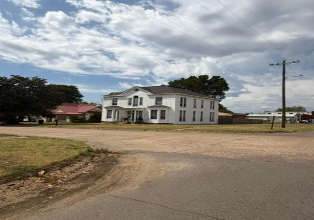 Photo 4 of Sale Pending at 224 N Oak St, Holdenville, OK 74848 | MLS# 2633865 | Listing updated on 2026-09-16