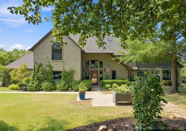 Single family home for sale at 9332 S 36th West Ave, Tulsa, OK 74132 | MLS# 2633504