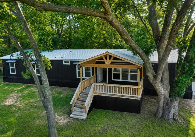 Photo 1 of Sale Pending at 624 2nd Avenue Se, Ardmore, OK 73401 | MLS# 2633890 | Listing updated on 2026-09-28