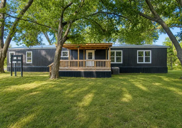 Photo 2 of Sale Pending at 624 2nd Avenue Se, Ardmore, OK 73401 | MLS# 2633890 | Listing updated on 2026-09-28