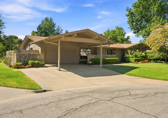 Photo 2 of Sale Pending at 6316 E 57th Place, Tulsa, OK 74135 | MLS# 2633911 | Listing updated on 2026-09-30