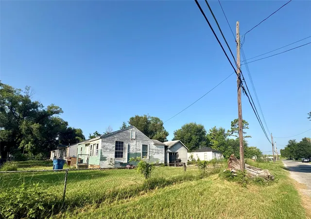 Photo 3 of Sale Pending at 1104 S 53rd West Ave, Tulsa, OK 74127 | MLS# 2633927 | Listing updated on 2026-10-06
