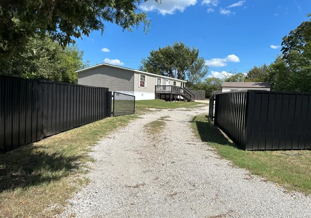 Photo 3 of Sale Pending at 18121 W Coyote Trl #S, Sand Springs, OK 74063 | MLS# 2633978 | Listing updated on 2026-10-05