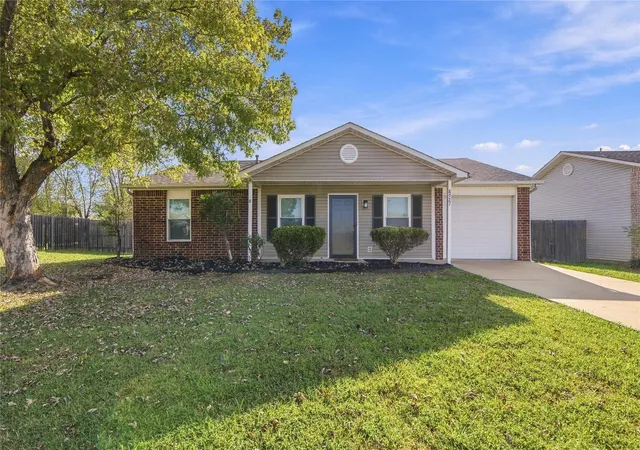 Photo 1 of Sale Pending at 8927 N 151st Eastavenue, Owasso, OK 74055 | MLS# 2633348 | Listing updated on 2026-10-22