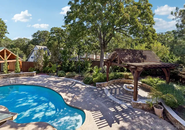 Photo 3 of Single family home for sale at 9905 S Maplewood Ave, Tulsa, OK 74137 | MLS# 2634142 | Listing updated on 2026-10-22