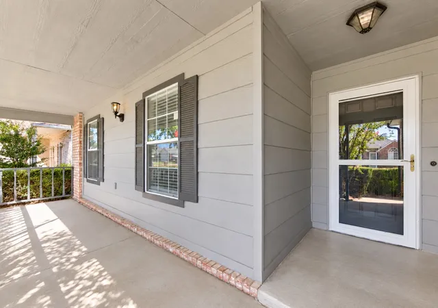 Photo 2 of Single family home for sale at 212 E Kansas St, Broken Arrow, OK 74012 | MLS# 2634013 | Listing updated on 2026-10-21