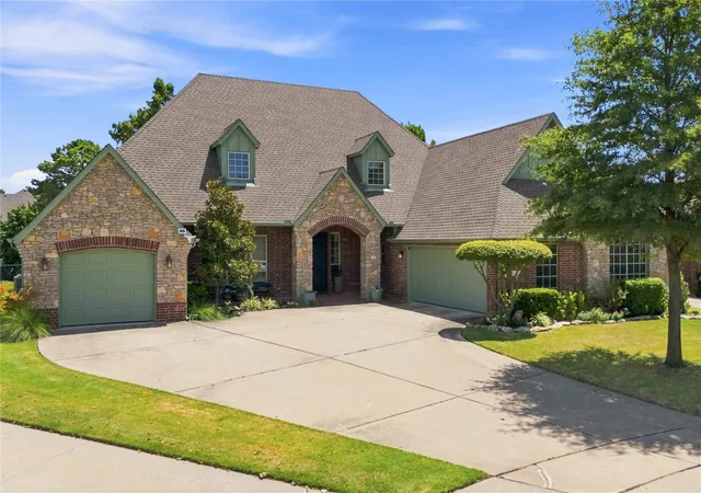 Photo 1 of Single family home for sale at 4105 N Lions Pl, Broken Arrow, OK 74012 | MLS# 2633706 | Listing updated on 2026-10-20