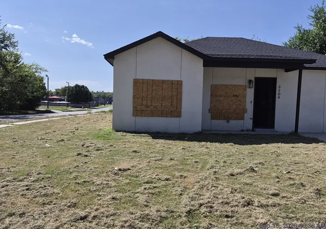 Photo 2 of Single family home for sale at 3204 N Hartford Ave, Tulsa, OK 74106 | MLS# 2634459 | Listing updated on 2026-10-20