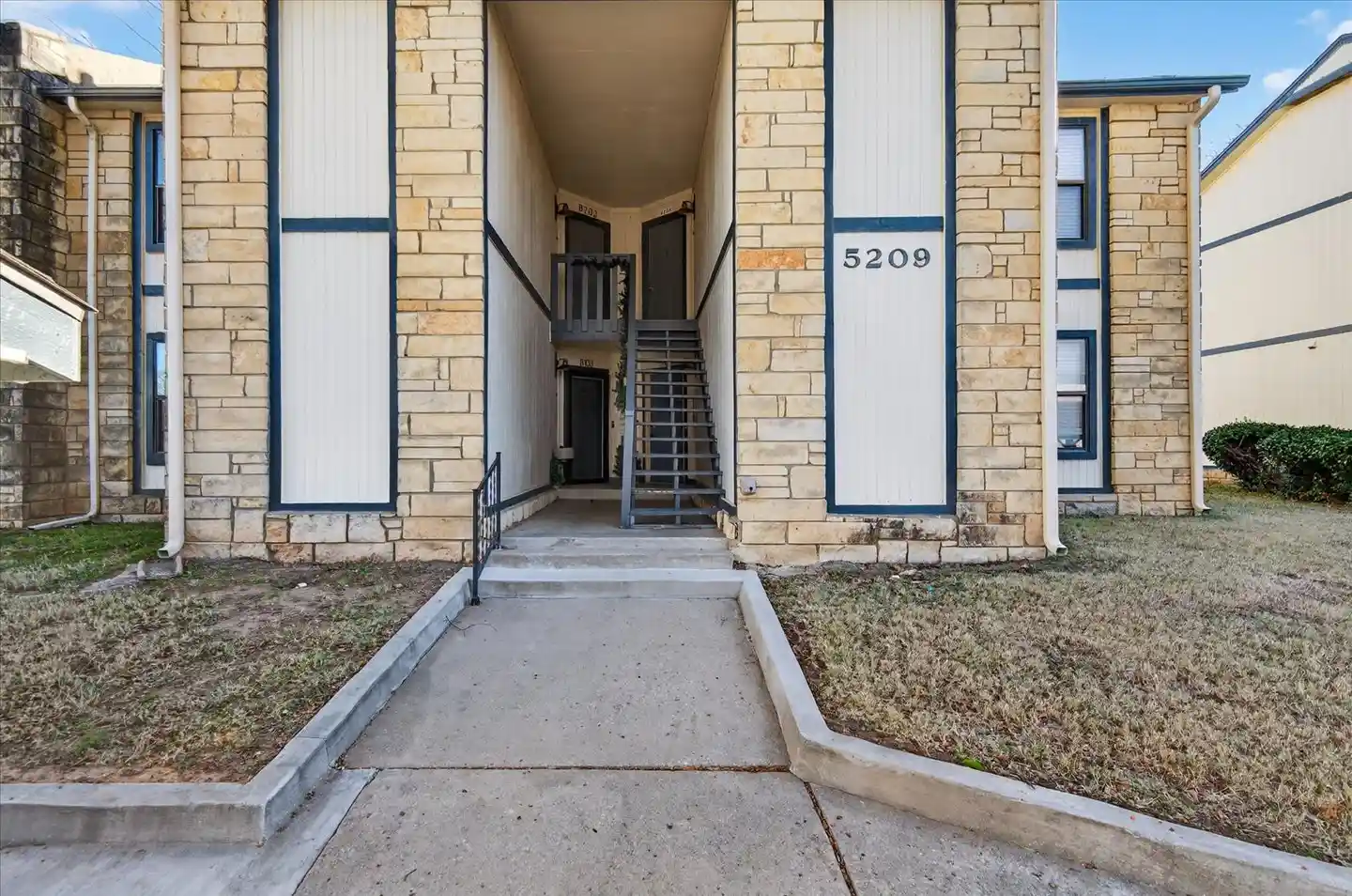 Listing Photo 1 - Condo for sale in 5209 Nowata Rd located at 5209 Nowata Rd, Bartlesville, OK 74006 - Unit 5209 Nowata Rd