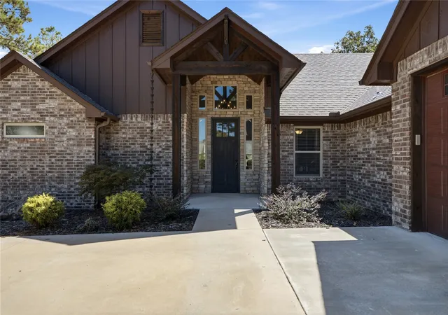 Photo 2 of Sale Pending at 16265 N 573 Road, Tahlequah, OK 74464 | MLS# 2634605 | Listing updated on 2026-10-22