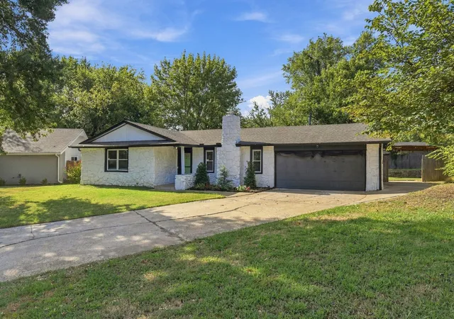 Photo 3 of Single family home for sale at 4312 S Birch Pl, Broken Arrow, OK 74011 | MLS# 2634481 | Listing updated on 2026-10-22