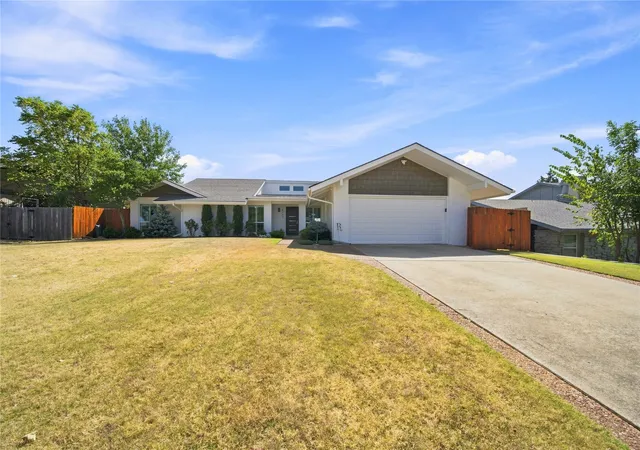 Photo 2 of Single family home for sale at 6749 S Oswego Ave, Tulsa, OK 74136 | MLS# 2629780 | Listing updated on 2026-10-20