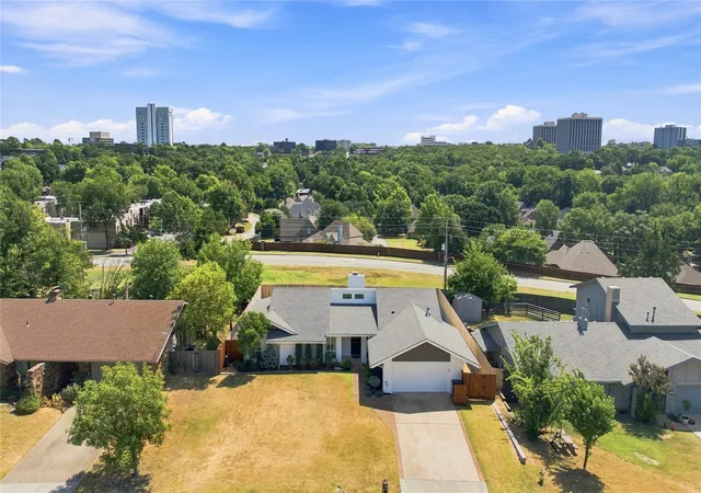 Photo 3 of Single family home for sale at 6749 S Oswego Ave, Tulsa, OK 74136 | MLS# 2629780 | Listing updated on 2026-10-20