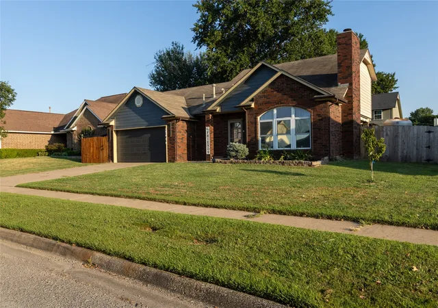 Photo 2 of Single family home for sale at 1146 E 137th Street, Glenpool, OK 74033 | MLS# 2634678 | Listing updated on 2026-10-21