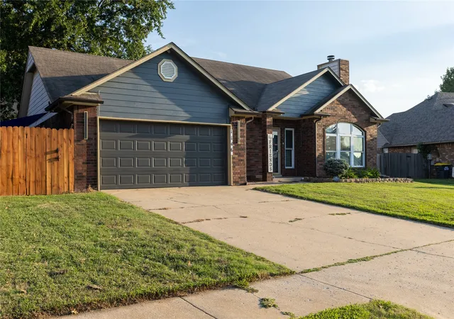 Photo 3 of Single family home for sale at 1146 E 137th Street, Glenpool, OK 74033 | MLS# 2634678 | Listing updated on 2026-10-21