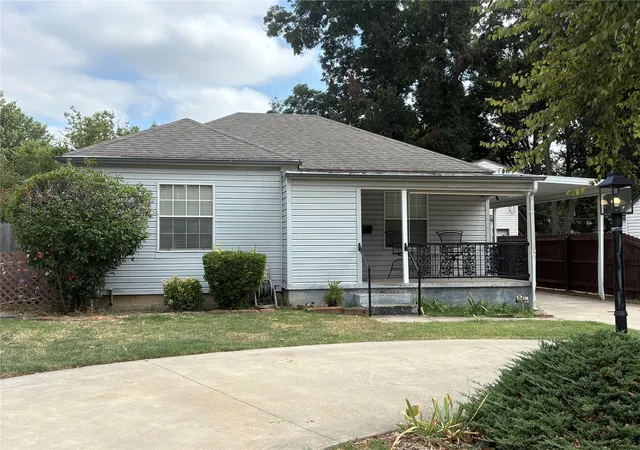 Photo 1 of Single family home for sale at 2127 S Oswego Ave, Tulsa, OK 74114 | MLS# 2634877 | Listing updated on 2026-10-21