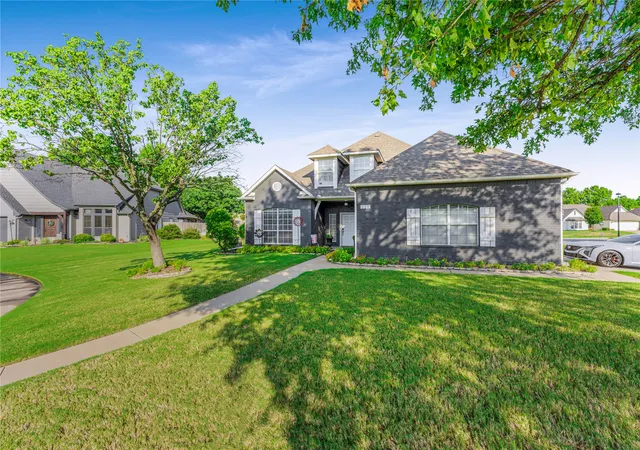 Photo 2 of Single family home for sale at 3100 W Lansing Cir, Broken Arrow, OK 74012 | MLS# 2634274 | Listing updated on 2026-10-20