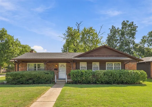Photo 2 of Single family home for sale at 5205 S Birmingham Pl, Tulsa, OK 74105 | MLS# 2635171 | Listing updated on 2026-10-20