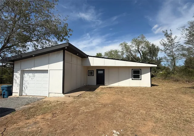 Photo 1 of Single family home for sale at 8900 E Main, Drumright, OK 74030 | MLS# 2635231 | Listing updated on 2026-10-21