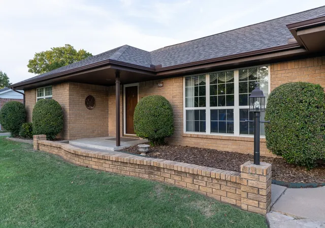 Photo 2 of Sale Pending at 4925 S Maplewood Ave, Tulsa, OK 74135 | MLS# 2635509 | Listing updated on 2026-10-21