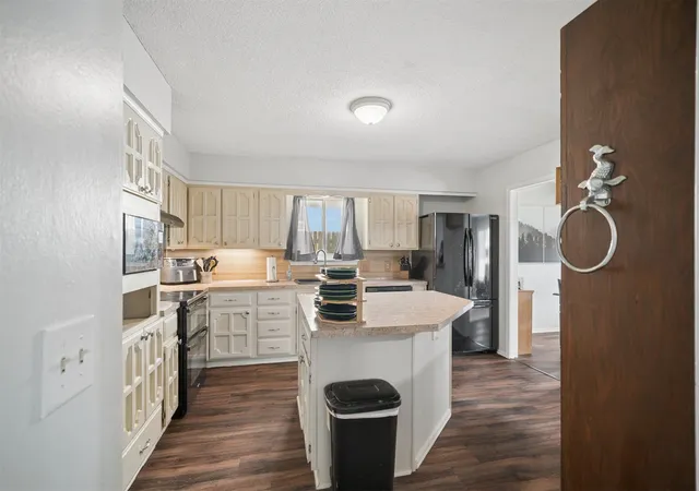 Photo 2 of Sale Pending at 14210 E 36 Street, Tulsa, OK 74134 | MLS# 2634065 | Listing updated on 2026-10-20