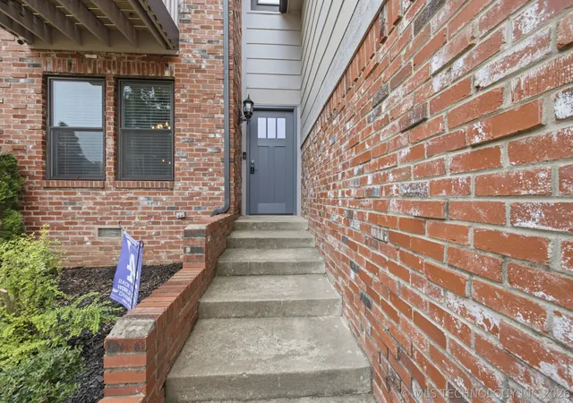 Photo 3 of Single family home for sale at 5315 E 92nd Street, Tulsa, OK 74137 | MLS# 2635657 | Listing updated on 2026-10-21
