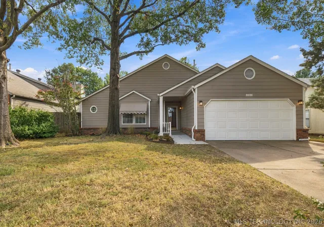 Photo 2 of Single family home for sale at 8921 S 73rd Eastavenue, Tulsa, OK 74133 | MLS# 2635887 | Listing updated on 2026-10-22