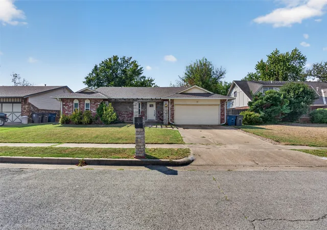Photo 2 of Single family home for sale at 2316 S 101st Eastplace, Tulsa, OK 74129 | MLS# 2635967 | Listing updated on 2026-10-20