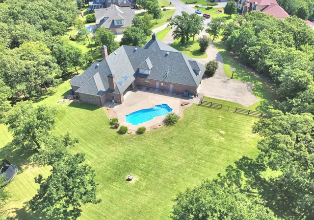 Photo 2 of Sale Pending at 4224 S 69th Westavenue Ne, Tulsa, OK 74107 | MLS# 2636097 | Listing updated on 2026-10-21