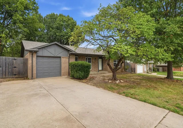 Photo 2 of Single family home for sale at 607 W 150th Street S, Glenpool, OK 74033 | MLS# 2636129 | Listing updated on 2026-10-21