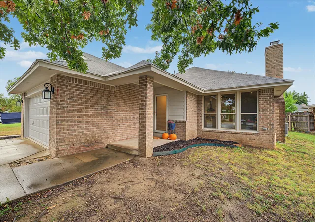 Photo 2 of Single family home for sale at 10702 E 101st Street N, Owasso, OK 74055 | MLS# 2636325 | Listing updated on 2026-10-22