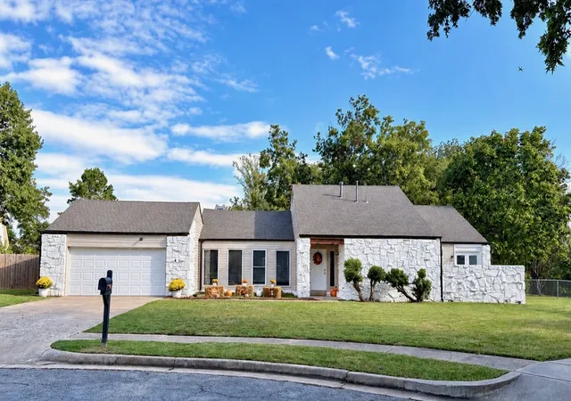 Single family home for sale at 10019 E 39th Place, Tulsa, OK 74146 | MLS# 2636642