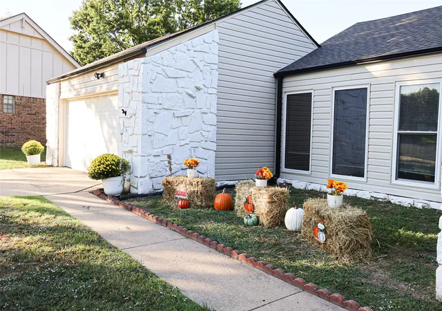 Photo 2 of Single family home for sale at 10019 E 39th Place, Tulsa, OK 74146 | MLS# 2636642 | Listing updated on 2026-10-21
